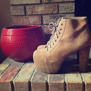 Suede taupe Lita Boot.